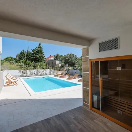 Vesna Villa Zara